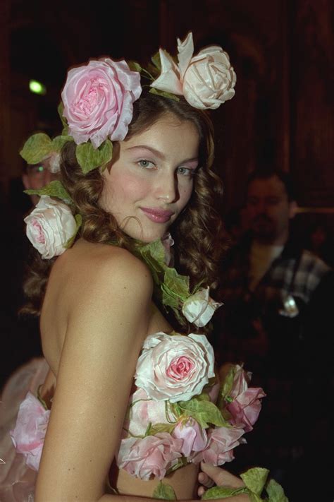 laetitia casta desfile ysl|Laetitia Casta at YSL s/s 1999 haute couture .